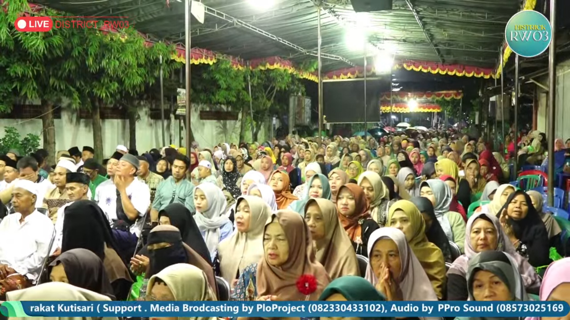 Antusias Jamaah Warga Kutisari Antusias Jamaah Warga Kutisari