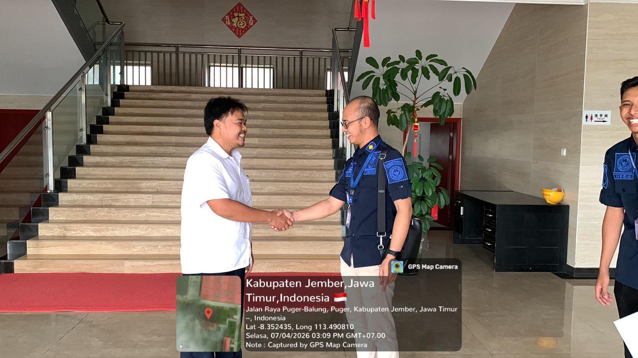 Petugas Imigrasi Jember menyisir dibeberapa titik lokasi razia di tempat penginapan.