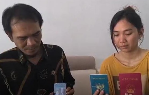 Dok. Viral - Korban bernama Sugi Purnamawati (32) itu sebelumnya dijanjikan kesejahteraan kebutuhan keluarganya di kampung halamannya, Perempuan asal Indramayu korban TPPO modus "pengantin pesanan" berharap polisi menangkap pelaku sindikat perdagangan orang. Sugi akhirnya membuat rekaman video meminta tolong kepada Presiden Prabowo agar dirinya diselamatkan. Setelah rekaman video tersebut viral, Sugi akhirnya bisa pulang ke Indonesia, Minggu (16/2/2025).