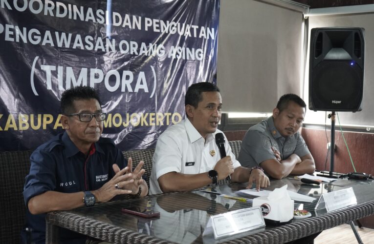 Perkuat Sinergi, Imigrasi Surabaya Gelar Rapat Timpora Mojokerto Bahas Pengawasan Orang Asing dan PMA Fiktif