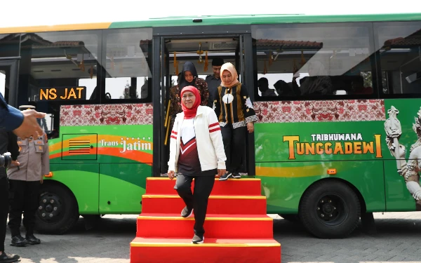 Gubernur Jatim Gratiskan  Tarif Trans Jatim  Di Hari Santri Nasional 2025