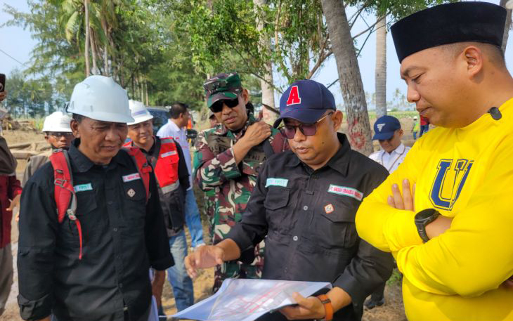 Pembangunan Bandara KHR As’ad Dipantau Langsung Bupati Situbondo