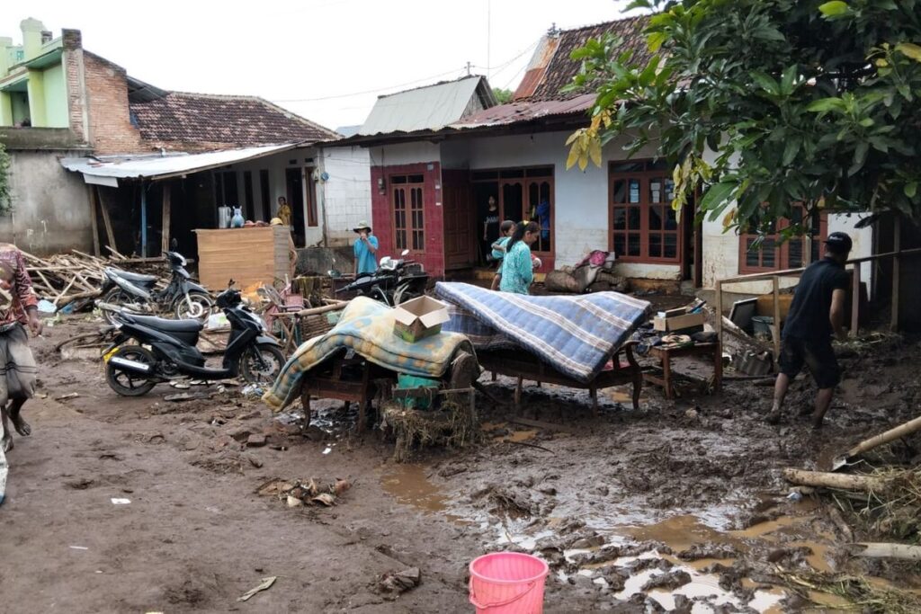 Banjir Bandang Situbondo Rendam 7.435 Rumah di Enam Kecamatan, BPBD Terus Lakukan Asesmen
