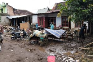 Banjir Bandang Situbondo Rendam 7.435 Rumah di Enam Kecamatan, BPBD Terus Lakukan Asesmen