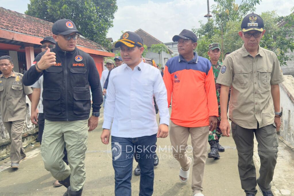 Bupati Mojokerto Resmikan Jalan Poros Dusun Kelompok, Akses Utama ke SMK Negeri Kemlagi Kini Lebih Layak