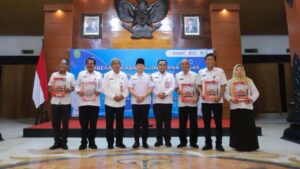 Bupati Trenggalek Serahkan SK Pensiun kepada 90 PNS, Apresiasi Pengabdian Puluhan Tahun