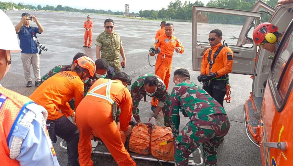 Hari Kelima Operasi SAR, Korban Kecelakaan Pesawat ATR 42-500 Berhasil Dievakuasi via Helikopter