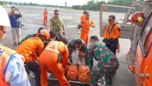 Hari Kelima Operasi SAR, Korban Kecelakaan Pesawat ATR 42-500 Berhasil Dievakuasi via Helikopter