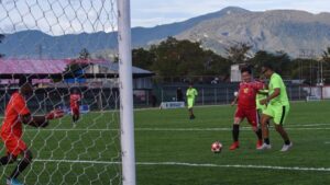 Wapres Gibran Main Bola Bareng Anak Papua di Wamena, Cetak Tiga Gol dan Satu Assist