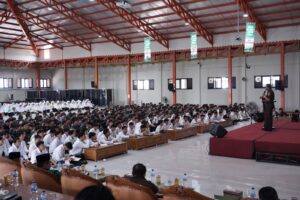 Kejati Jatim Perkuat Nilai Kebangsaan Santri Ponpes Al Ubaidah Nganjuk, Tangkal Intoleransi dan Radikalisme