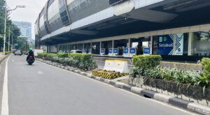 Tiang Monorel Dibongkar, Jalan Rasuna Said Jakarta Siap Tampil Lebih Ramah Pejalan Kaki