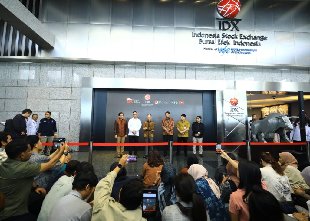 Pejabat Puncak OJK Mundur Serentak, Ketua DK dan Dua Eksekutif Lepas Jabatan