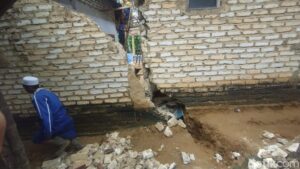 Tanah Bergerak di Pamekasan, 16 Rumah Rusak dan Belasan KK Mengungsi