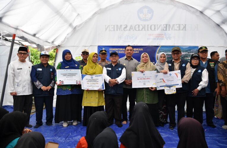 Kemendikdasmen Salurkan Tunjangan Khusus Rp32,9 Miliar bagi Guru Terdampak Bencana di Empat Provinsi