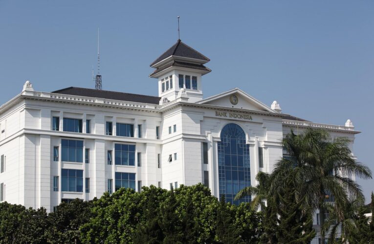 KPK Segera Tahan Dua Anggota DPR Tersangka Gratifikasi dan TPPU Program Sosial BI–OJK