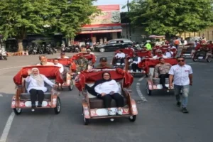 Bupati Ipuk: Becak Listrik Bantuan Presiden Prabowo Tingkatkan Kesejahteraan Tukang Becak Lansia Banyuwangi