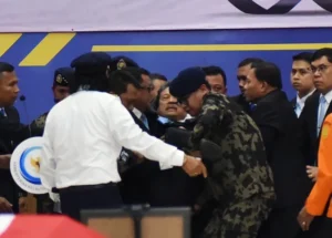 Menteri KKP Sakti Wahyu Trenggono Pingsan Saat Lepas Jenazah Korban Pesawat ATR di Jakarta