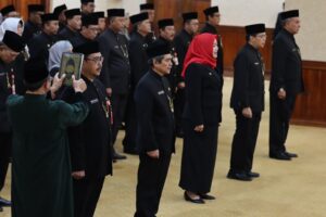 Gubernur Khofifah Rotasi Pejabat Eselon II Pemprov Jatim, Tekankan Kerja Cepat dan Efektif