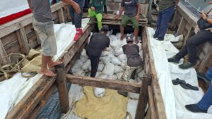 TNI AL Gagalkan Penyelundupan 25 Ton Timah Ilegal di Selat Bangka, Nilai Capai Rp12,5 Miliar