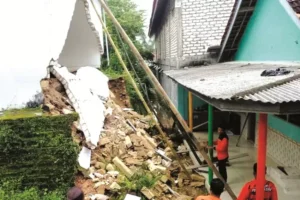 Tanah Longsor di Pasean Pamekasan Meluas, 16 Rumah Rusak dan 64 Warga Terdampak
