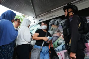 BI Gelar Sempurna di Pontianak, Antrean Penukaran Uang Imlek dan Cap Go Meh Capai Rp5,3 Juta per Orang