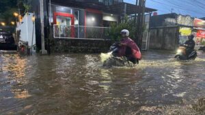 Banjir Terjang 17 Desa di Jember, 3.944 KK Terdampak dan 299 Warga Mengungsi