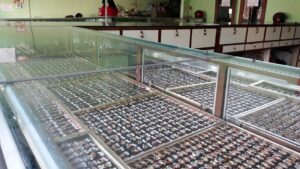 Bareskrim Geledah Toko Emas Semar dan Rumah Mewah di Nganjuk, Diduga Terkait TPPU Emas Ilegal