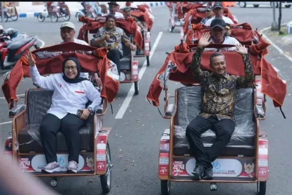 100 Abang Becak Pacitan Terima Becak Listrik dari Presiden Prabowo, Dorong Transportasi Ramah Lingkungan
