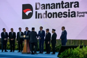 Utang Whoosh Dibayar APBN, Ekonom Soroti Peran Danantara dan Risiko Moral Hazard Fiskal
