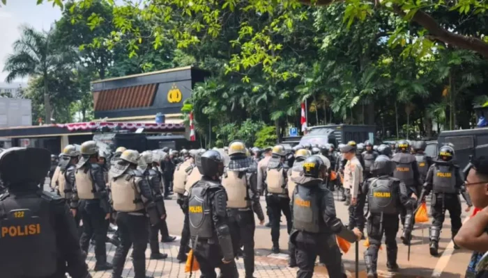Demo BEM UI di Mabes Polri Dikawal 3.093 Personel, Polda Metro Jaya Kedepankan Pengamanan Humanis