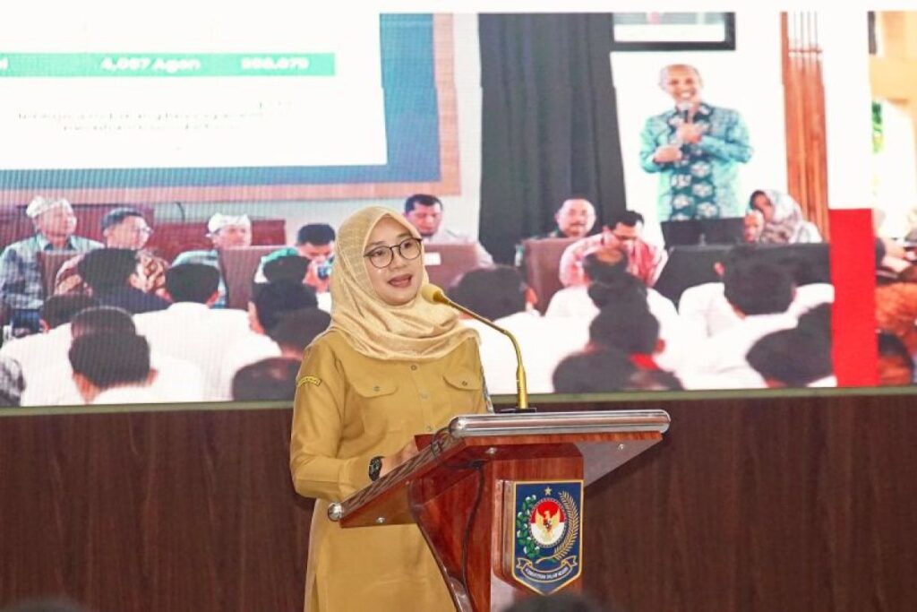 Ipuk Paparkan Strategi Sukses Digitalisasi Bansos Banyuwangi di Kemendagri