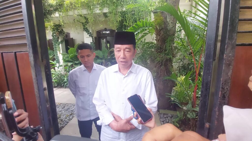 Jokowi Tanggapi Gugatan Larangan Keluarga Presiden Maju Pilpres di MK: Hormati Proses Konstitusional