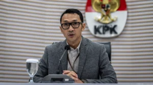 KPK Periksa Eks Sekjen Kemensos dan Staf Ahli Mensos, Kerugian Negara Kasus Bansos Beras PKH Capai Rp221 Miliar
