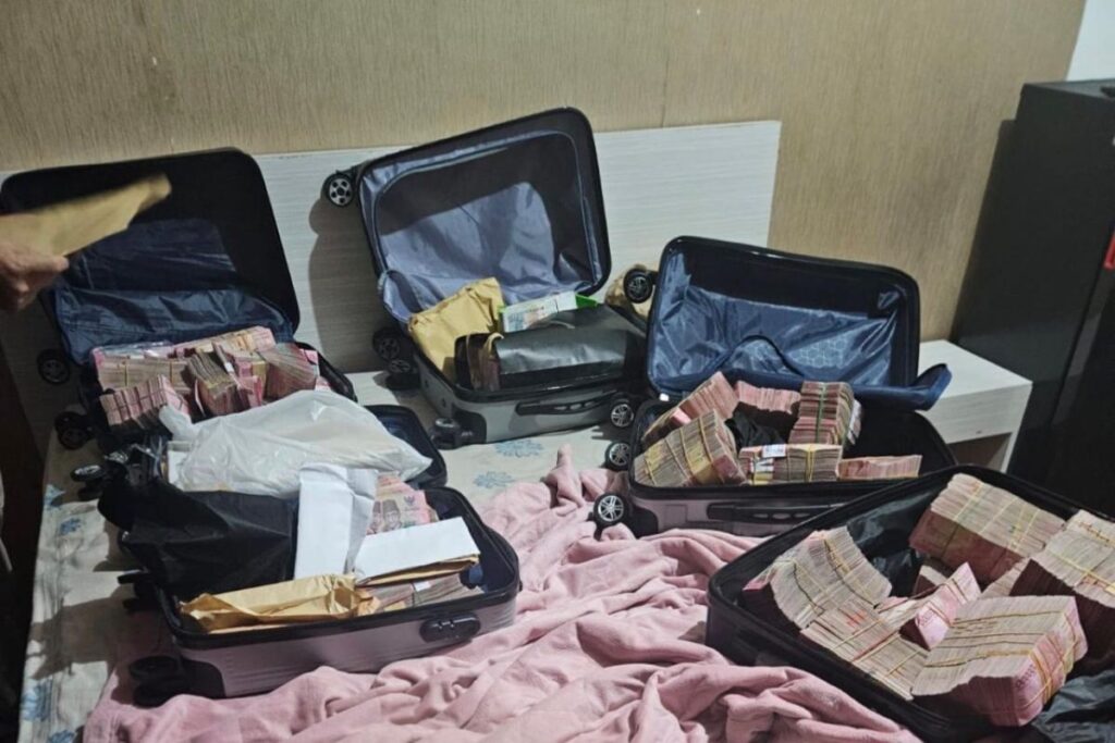 KPK Telusuri “Safe House” Pejabat Bea Cukai, Sita Rp5 Miliar dalam 5 Koper di Ciputat