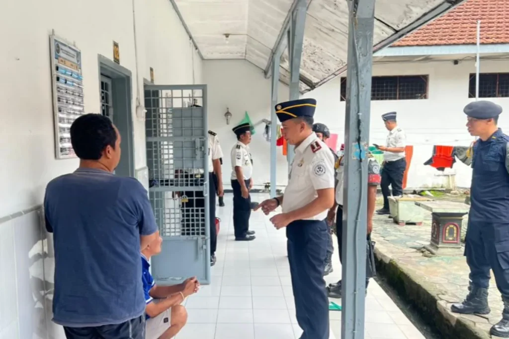 Lapas Bojonegoro Gelar Razia Gabungan Jelang Ramadhan, Pastikan WBP Beribadah Aman dan Tertib