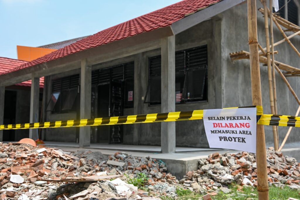 Pemkab Sampang Usulkan Perbaikan 138 SDN Rusak ke Pemerintah Pusat, Siswa Terpaksa Belajar di Rumah Warga