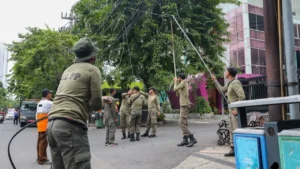 Pemkot Surabaya Tertibkan Kabel Fiber Optik Tak Berizin, Perapian Utilitas Demi Wajah Kota Lebih Rapi