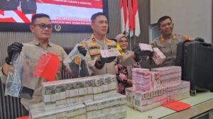 Polres Trenggalek Bongkar Penipuan Dana Fiktif Rp150 Juta, Pelaku Gunakan Aplikasi Bank Palsu dan Uang Mainan