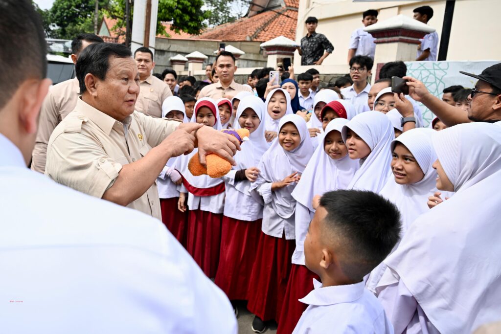 Prabowo Minta Video Penghina Program MBG Dikumpulkan, Tegaskan Makan Bergizi Gratis untuk Selamatkan Generasi Bangsa