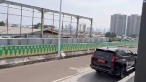 Viral Mobil Diduga Berpelat TNI Melintas di Jalur Transjakarta Koridor 13, Polda Metro Jaya Lakukan Pendalaman