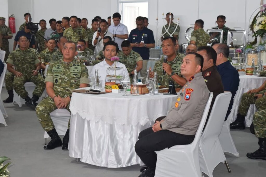 Emil Dardak Dampingi Wapangkogabwilhan Tinjau Koperasi Merah Putih Kutisari, 380 Unit KMP Jatim Rampung