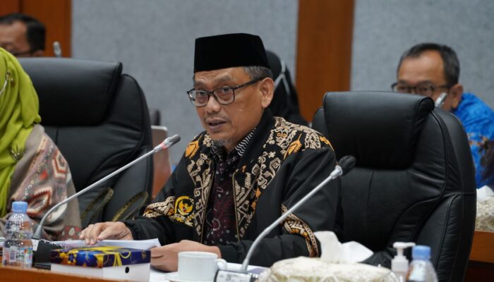 PP Tunas Berlaku, DPR Tegas: Guru Tak Boleh Gaptek! Abdul Fikri Faqih Dorong Sekolah Jadi Garda Literasi Digital