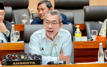 Harga Minyak Tembus USD 100, DPR Dukung WFA Jadi Strategi Hemat Energi Nasional