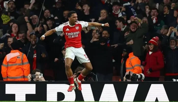 Arsenal Tumbangkan Chelsea 2-1 di Emirates, Kokoh di Puncak Klasemen Premier League