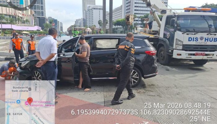 BYD M6 Nyemplung ke Kolam Bundaran HI, Sopir Ngaku Mobil Error, Polisi Ungkap Fakta Mengejutkan