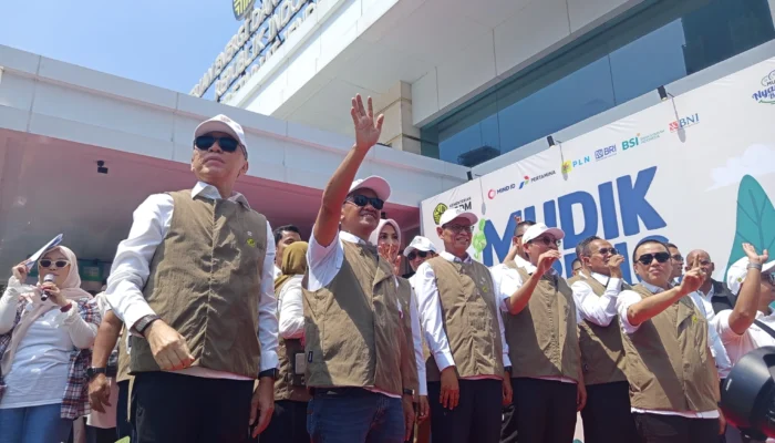 Bahlil: Subsidi BBM Aman Meski Harga Minyak Tembus USD 100 per Barel, Stok Nasional Dijamin