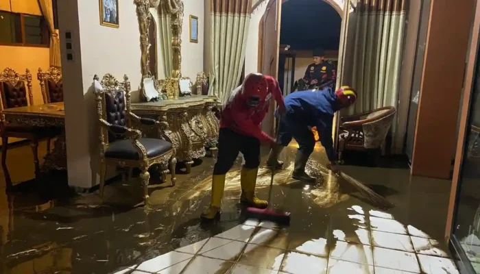 Banjir Luapan Sungai Krecek Rendam Rumah Warga di Kecamatan Bumiaji, Kota Batu