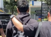 Baru Bebas dari Rutan Kebonwaru, Mahasiswa Jombang Muhammad Ainun Komarullah Kembali Ditangkap di Surabaya, Kini Berstatus Terdakwa Kasus ITE