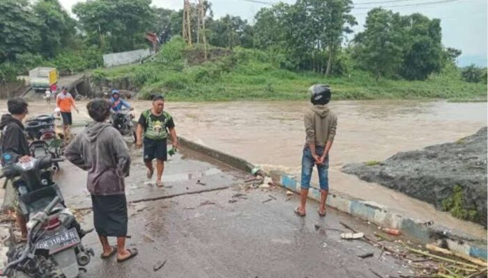 Banjir Situbondo Telan Korban, Dua Warga Jatibanteng Hilang Terseret Arus Saat Pulang dari Ladang