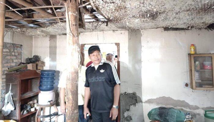 Bupati Sidoarjo Subandi Sidak RTLH di Balongbendo, Empat Rumah Warga Segera Direhabilitasi